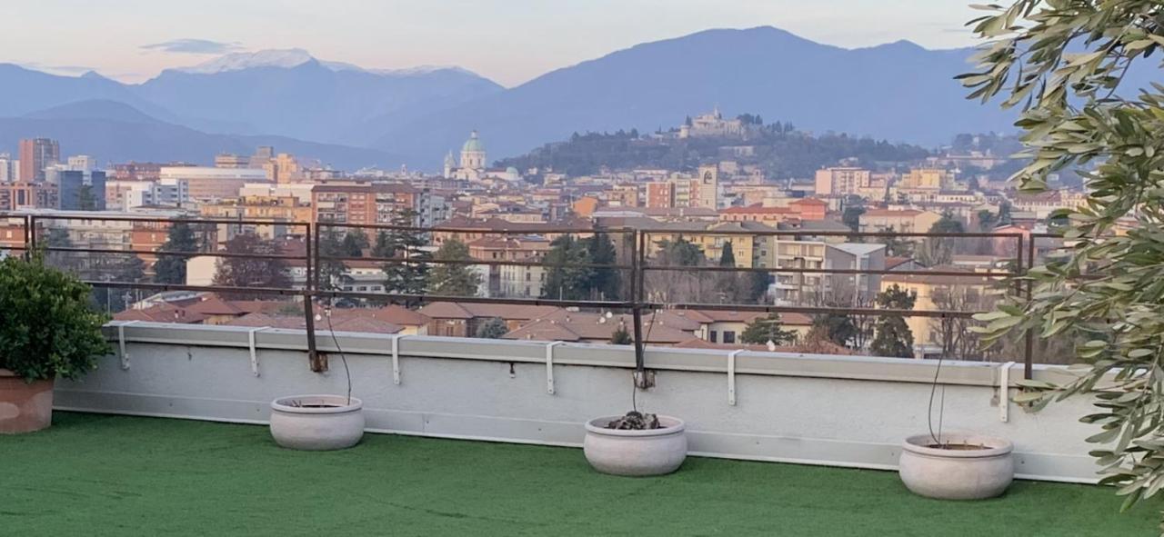 Ferienwohnung Attico Sky Garden Brescia Exterior foto